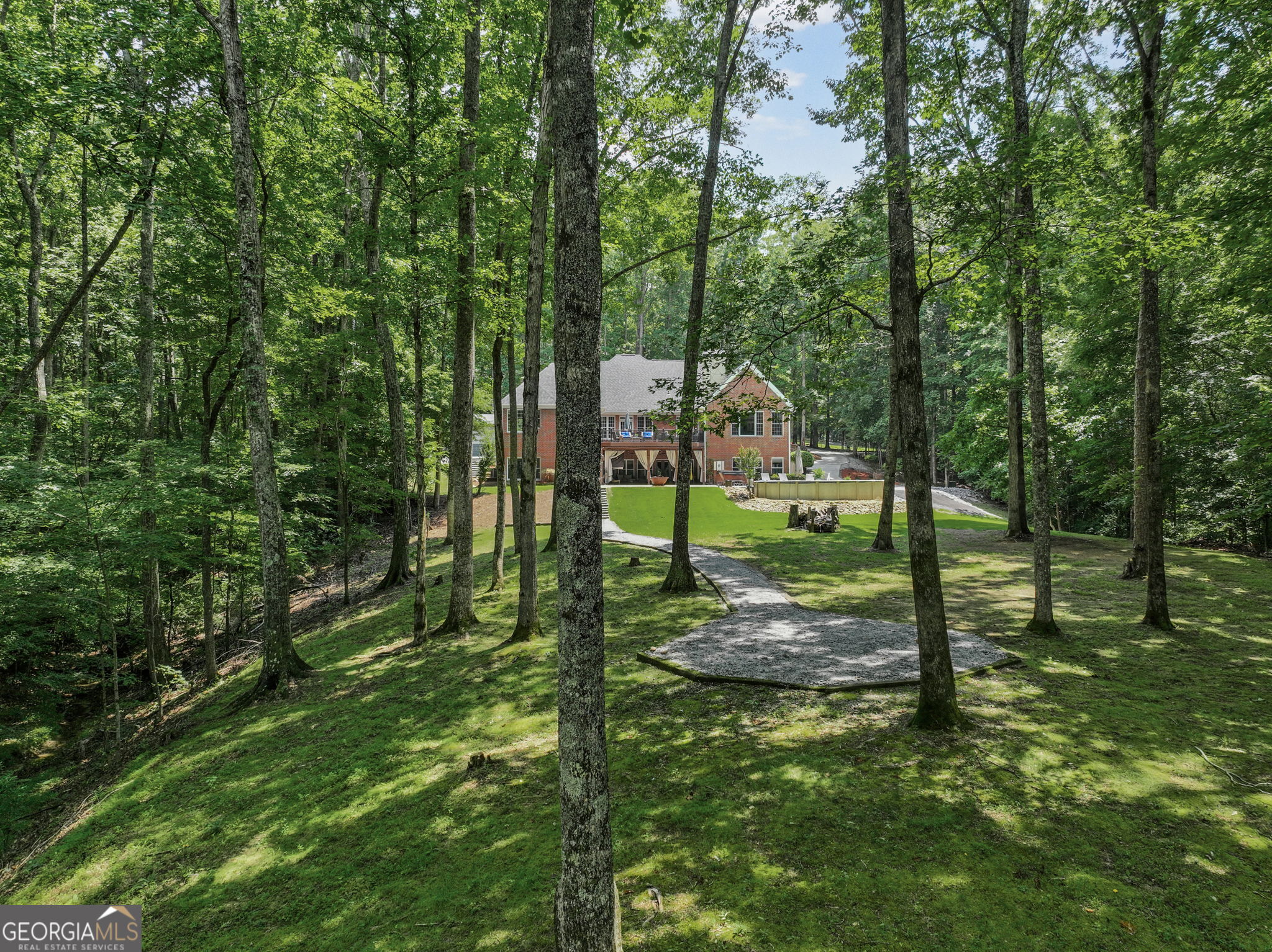 75 Waters Edge LN