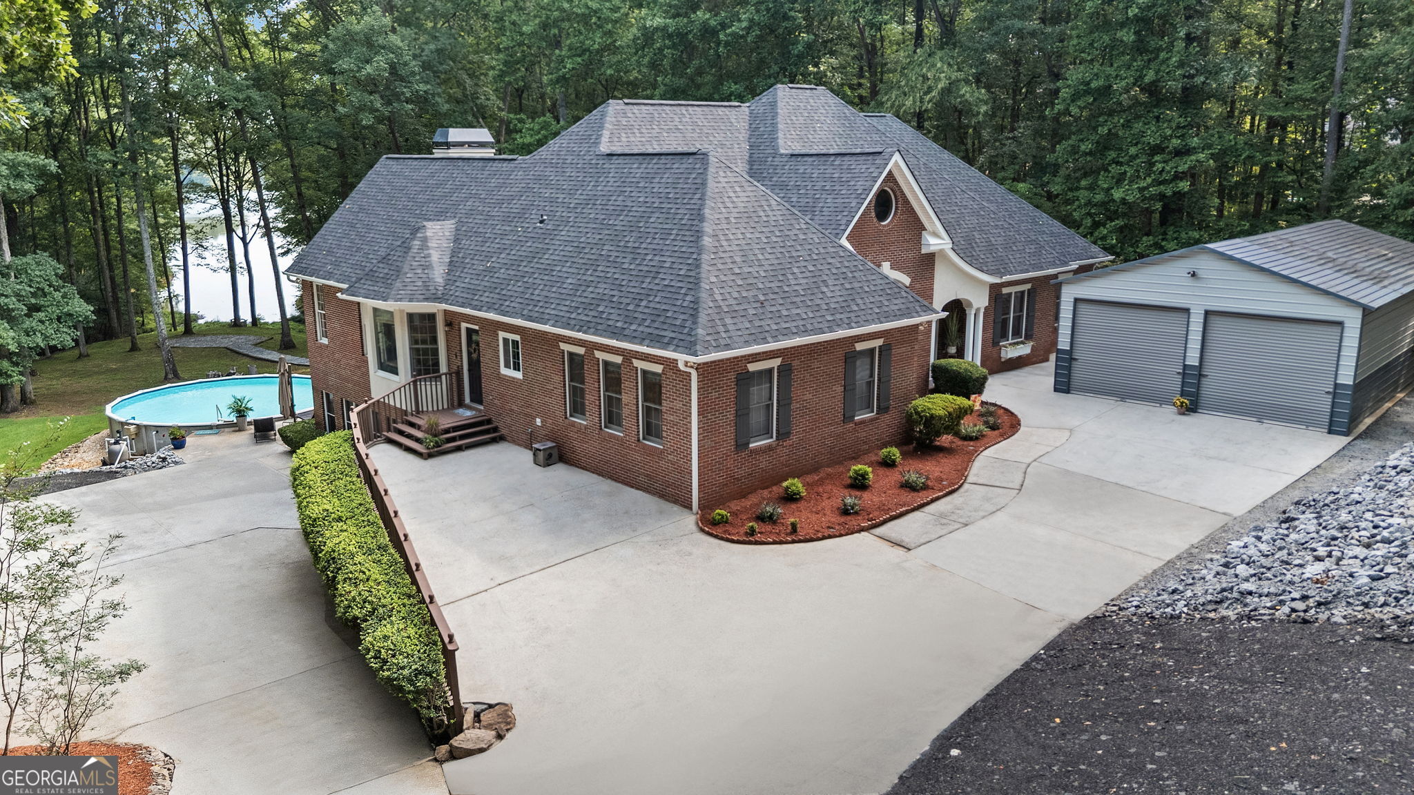 75 Waters Edge LN