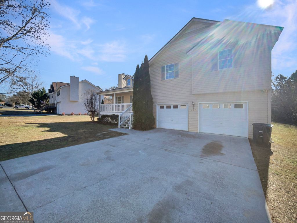 Photo of 180 Honeysuckle Drive SE, Calhoun, GA 30701 (MLS # 10680400)