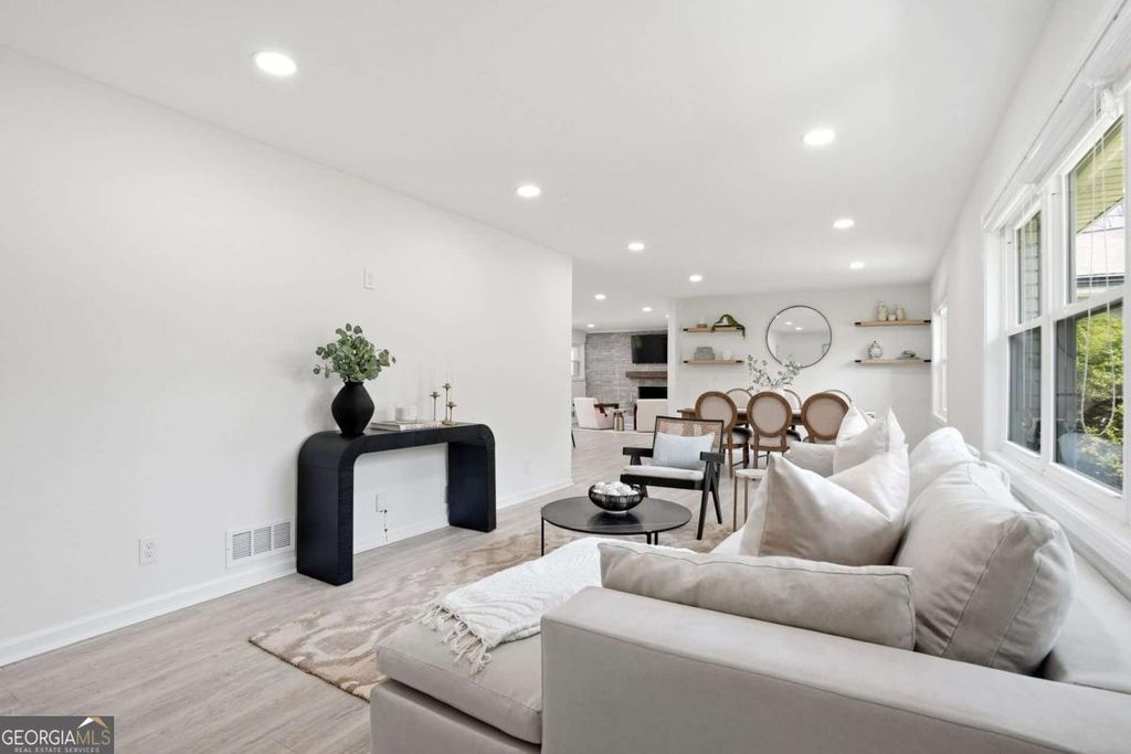 Photo of 3830 White Haven Drive SE, Smyrna, GA 30082 (MLS # 10717085)