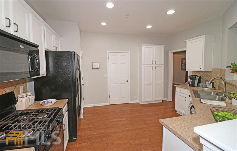 Photo 10 of 40 of 1632 Caswell PKWY 8 townhome