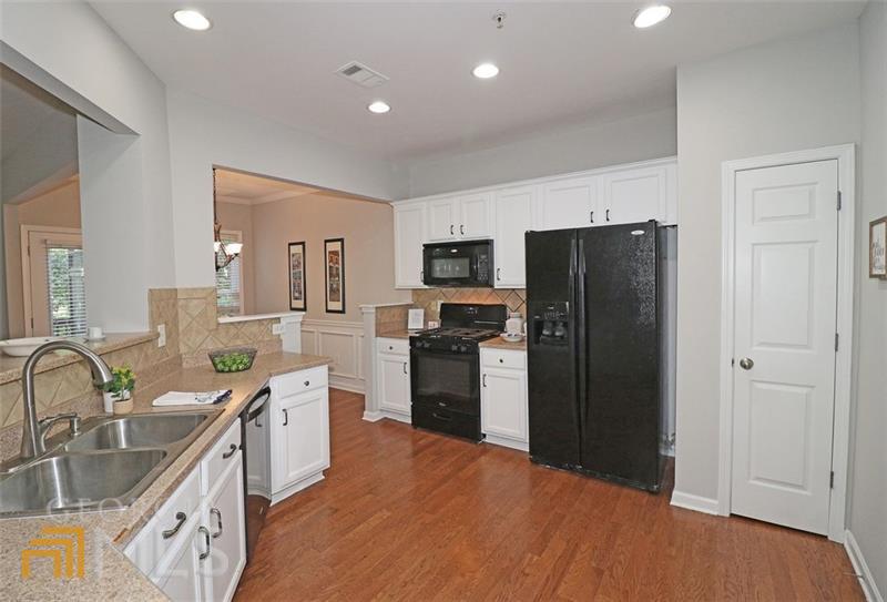 Photo 9 of 40 of 1632 Caswell PKWY 8 townhome