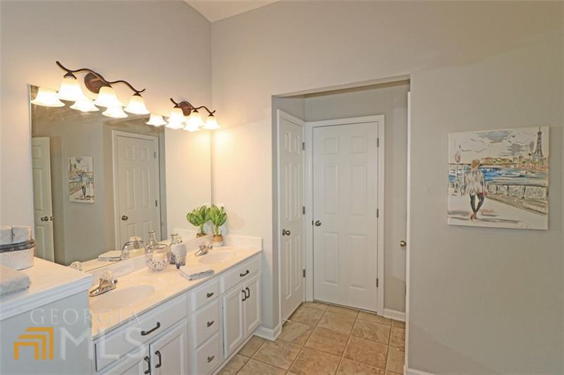Photo 18 of 40 of 1632 Caswell PKWY 8 townhome