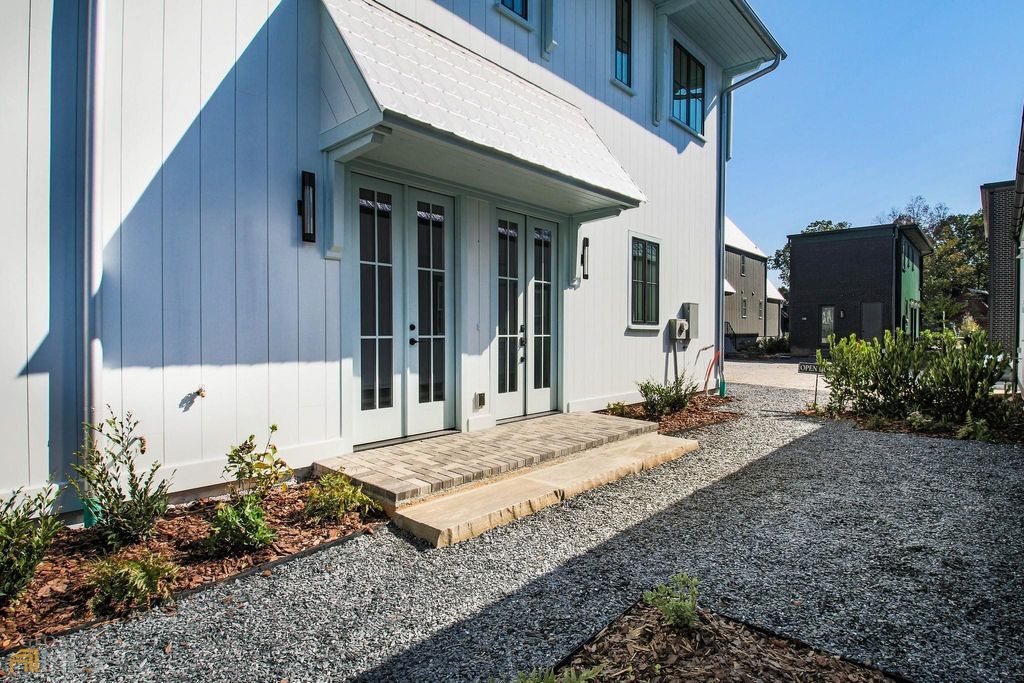 Photo of 135 Carlyle Lane, Fayetteville, GA 30214 (MLS # 10755080)
