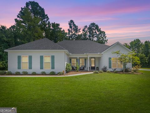102 Huron LOOP Brunswick GA 31523