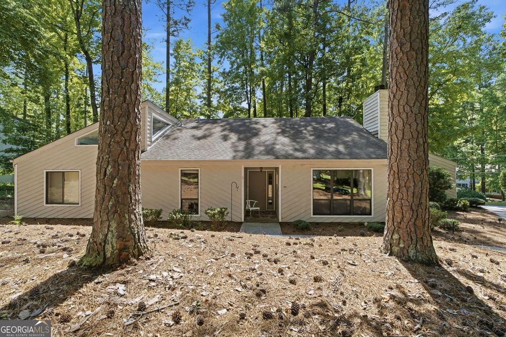 Photo of 505 Summerhill Place, Alpharetta, GA 30022 (MLS # 10787247)