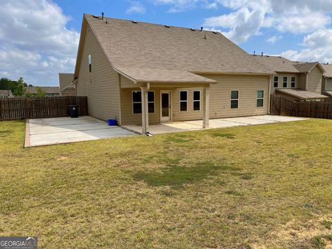 A home in Dacula