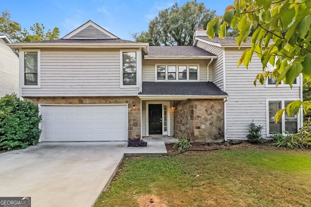Photo of 20 Briar Gate Lane, Marietta, GA 30066 (MLS # 10624610)