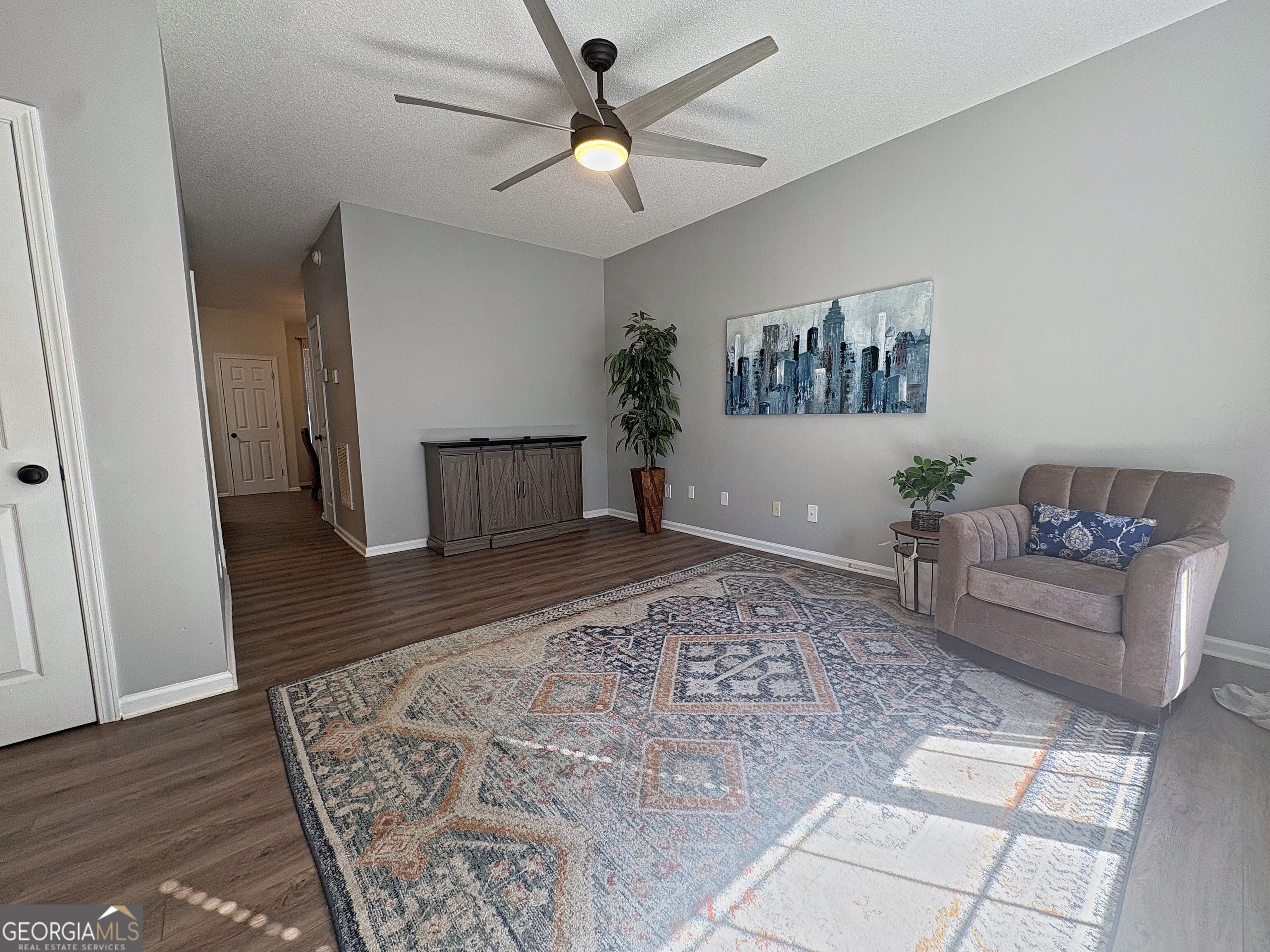 410 Rosewood LN