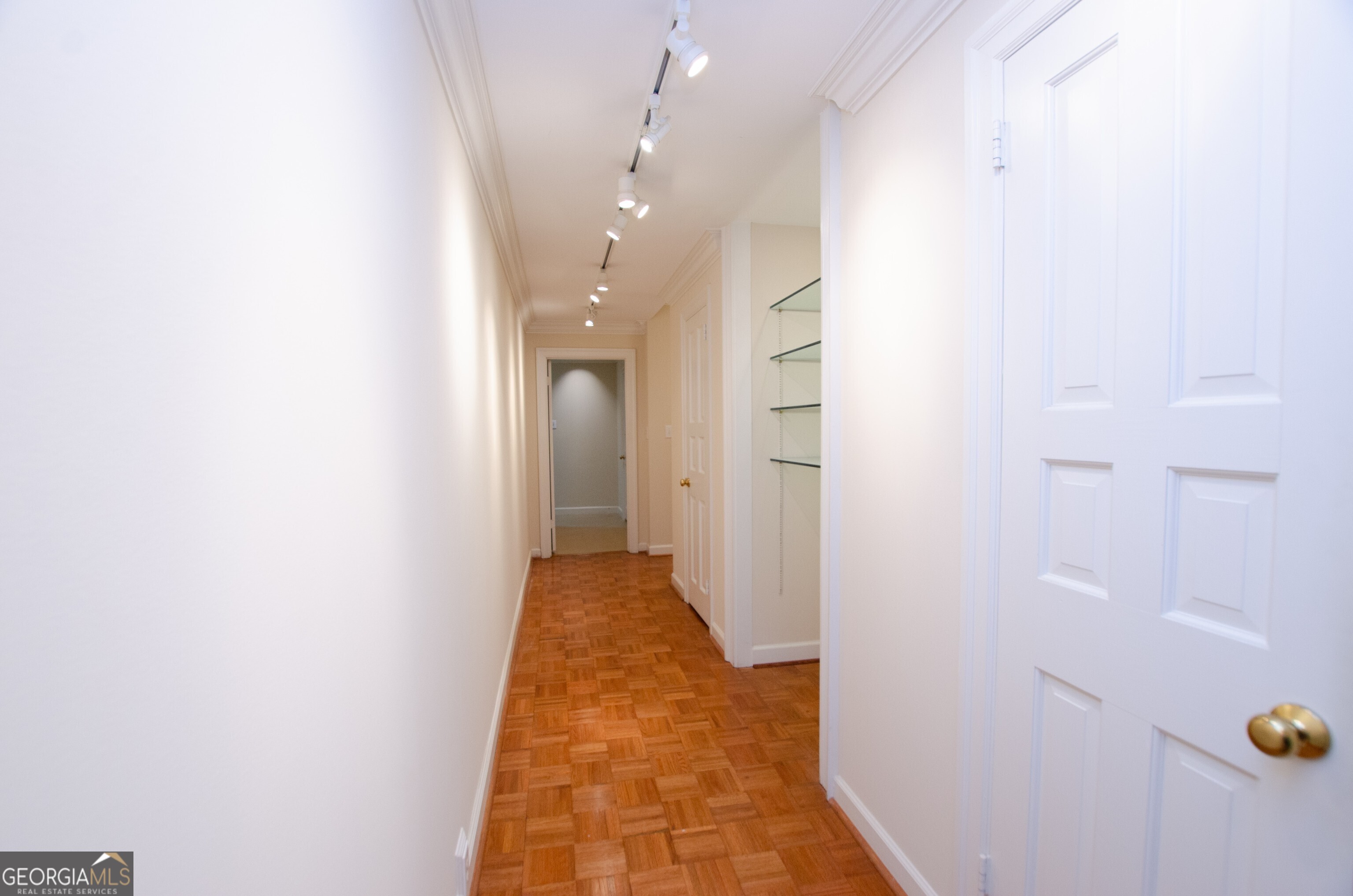 2734 Peachtree RD NW C-404