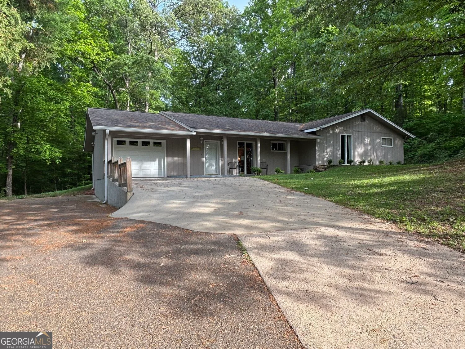 183 Barker Road SW