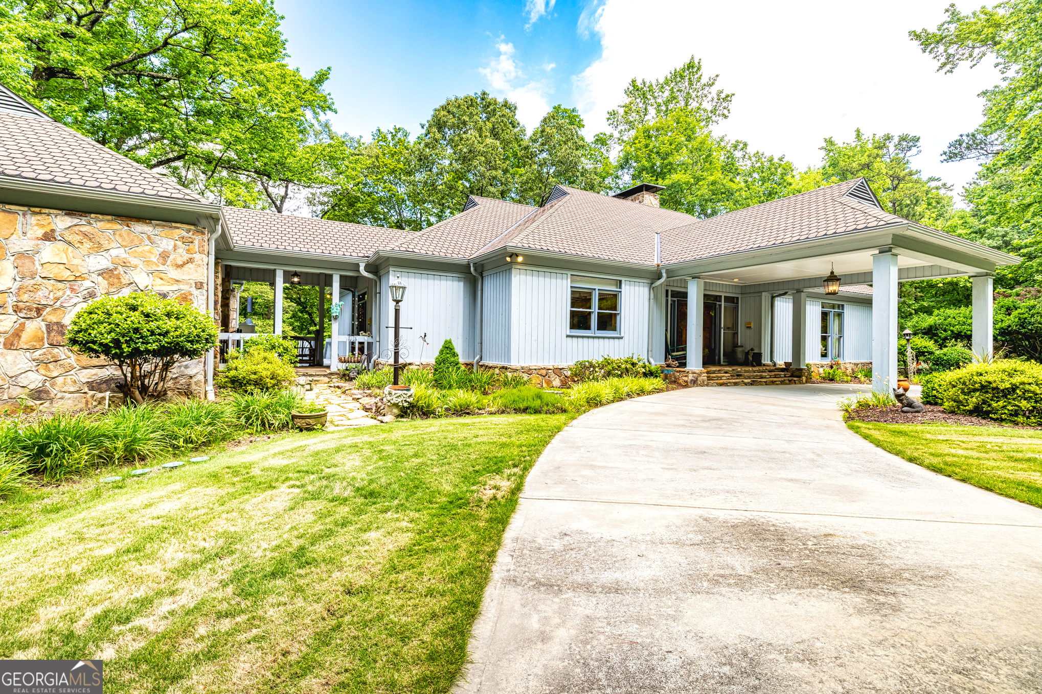 1015 Wahoo Hill