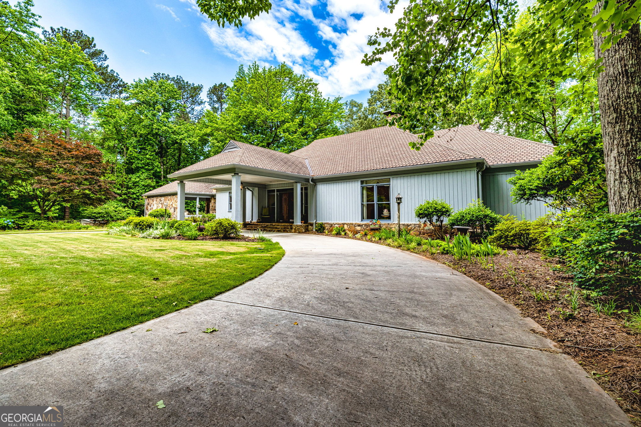 1015 Wahoo Hill