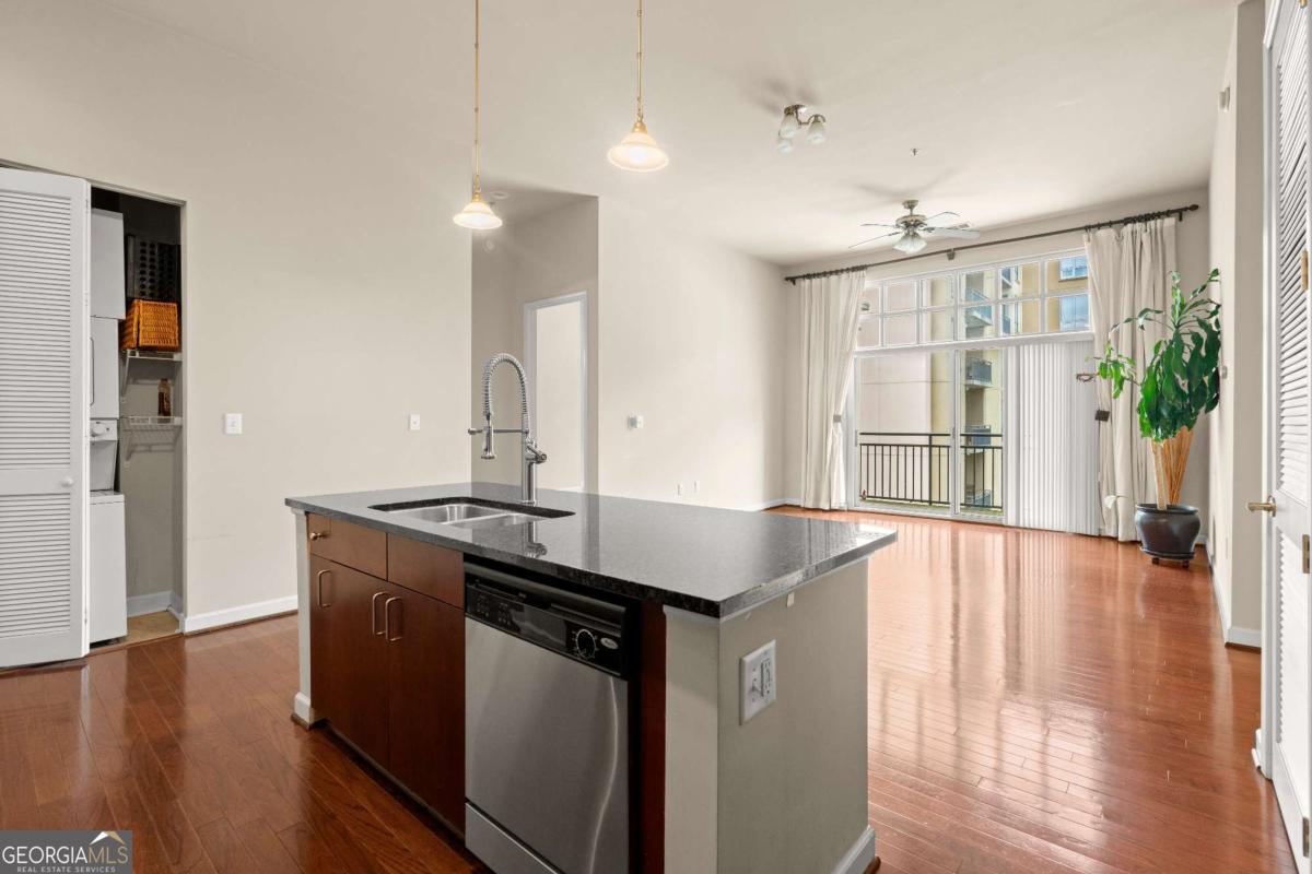 711 Cosmopolitan DR NE 442