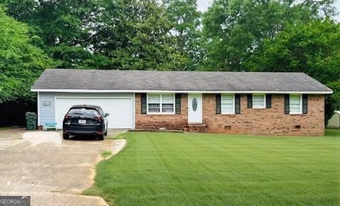123 Hillview DR Thomaston GA 30286