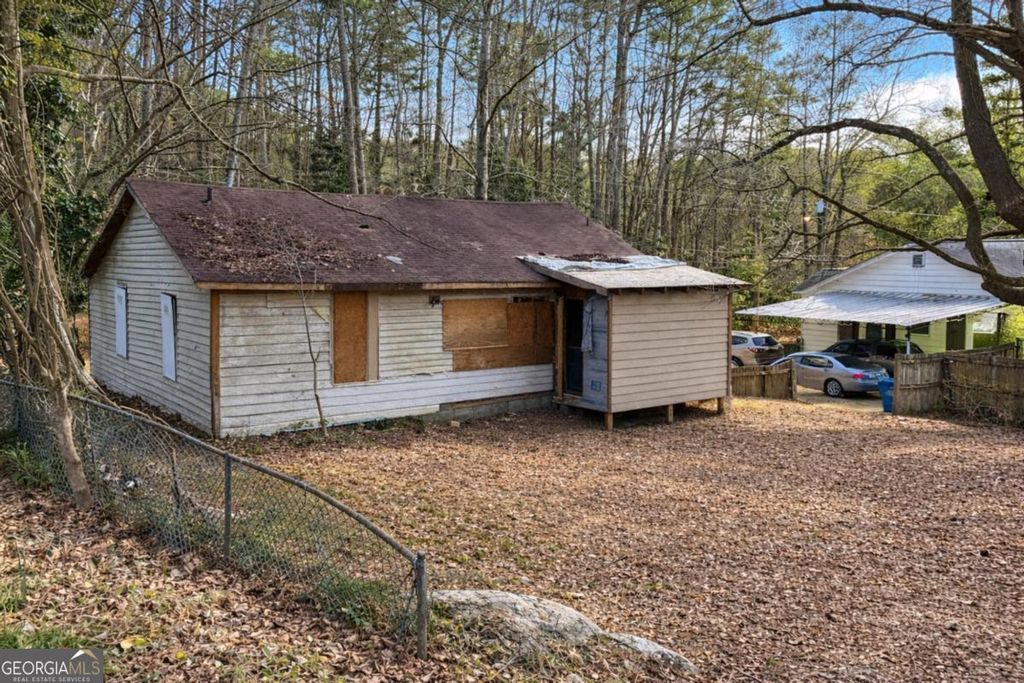 Photo of 2105 Baker Road NW, Atlanta, GA 30314 (MLS # 10698386)