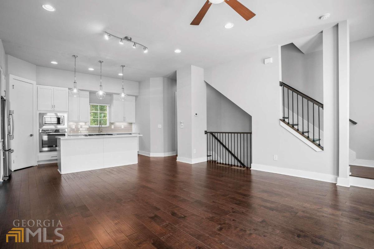 Brownstones at Comopolitan - Residential Lease