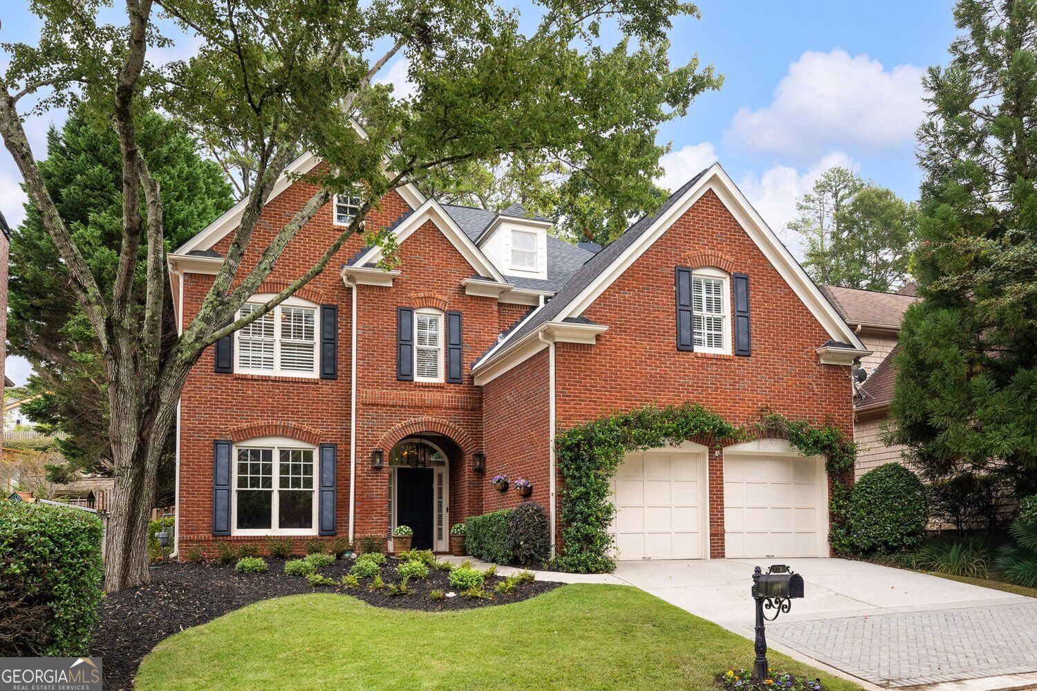 3211 Windsor Lake DR NE