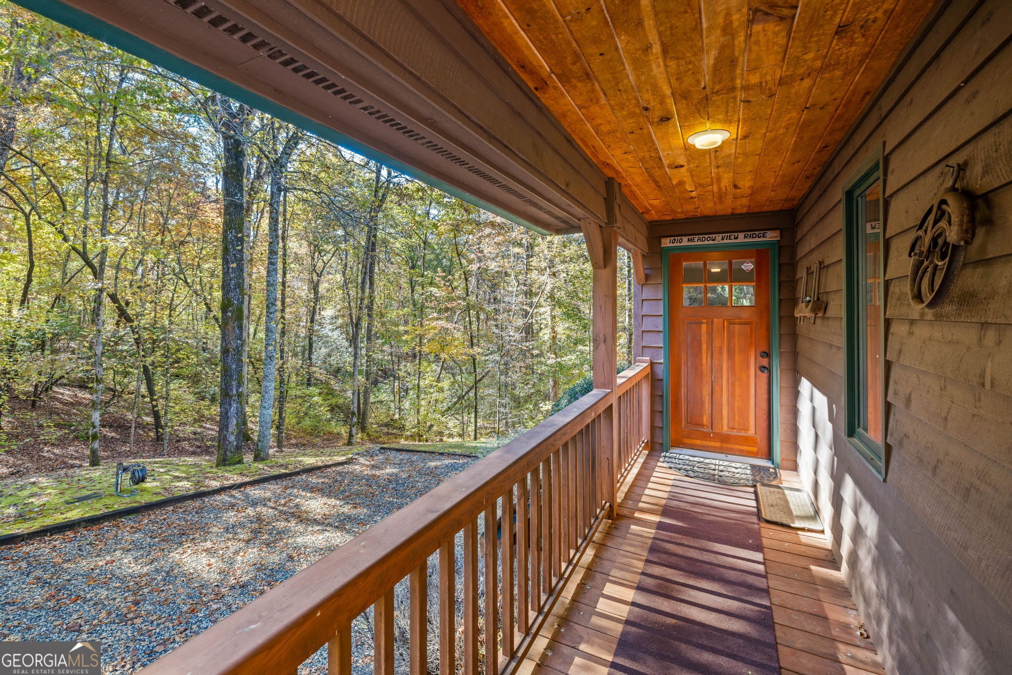 1010 Meadowview RDG