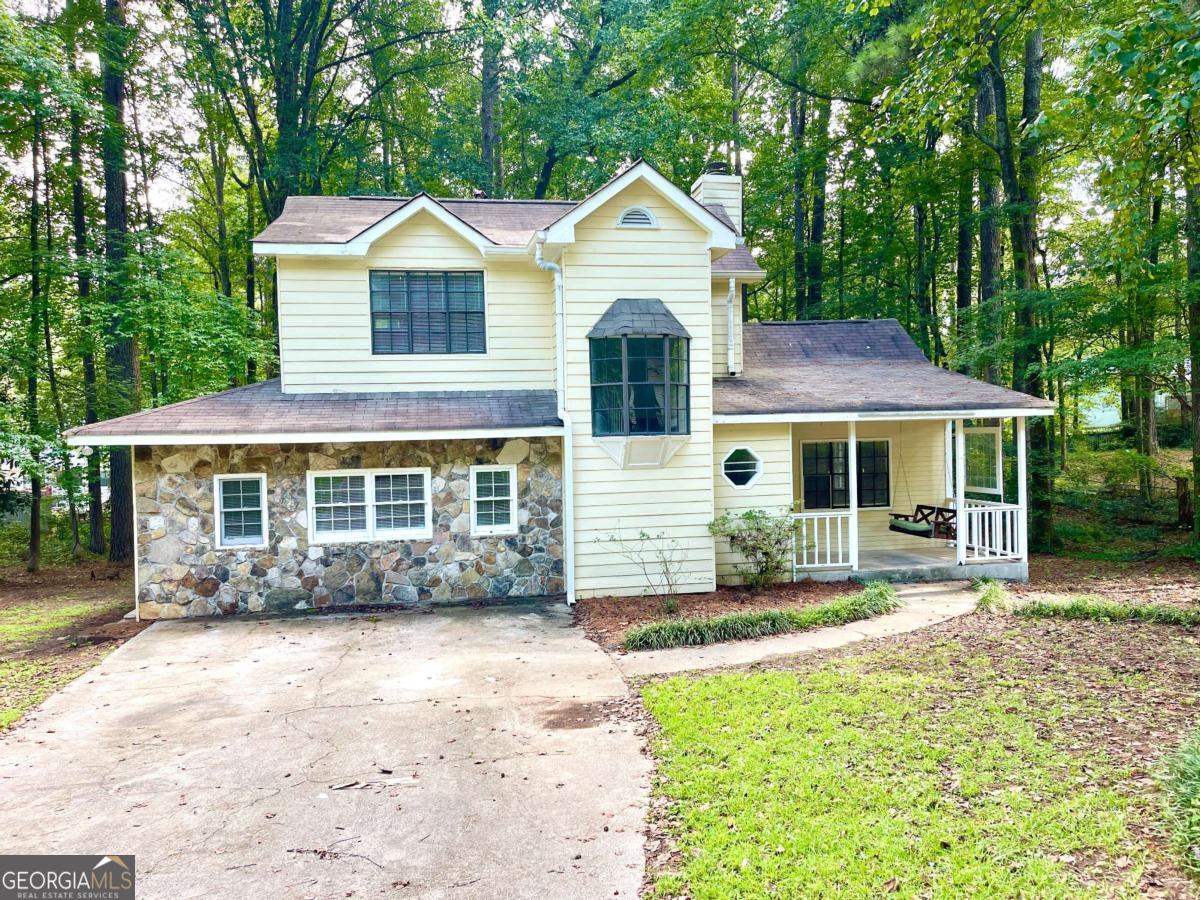 Welcome to the Charming 4 Bedroom/3 Bath with upgrades, located in the vibrant community of Fayetteville, GA. This home boasts a generous layout with four spacious bedrooms and three full bathrooms, perfect for comfortable living. The interior features a cozy fireplace, perfect for those chilly evenings, and ceiling fans for those warmer days. The kitchen is equipped with a pantry for extra storage, and the home comes with convenient washer and dryer connections. Step outside onto the balcony for a breath of fresh air or enjoy the comfort of the carpeted living areas. Parking is a breeze with the driveway parking. This home is a perfect blend of comfort and convenience, waiting for you to make it your own.Don't miss out on the opportunity to make this lovely property yours! At All3Realty residents are enrolled in the Resident Benefits Package (RBP) for $35/month which includes liability insurance, credit building to help boost the resident's credit score with timely rent payments, HVAC air filter delivery (for applicable properties), our best-in-class resident rewards program, and much more! More details upon application.