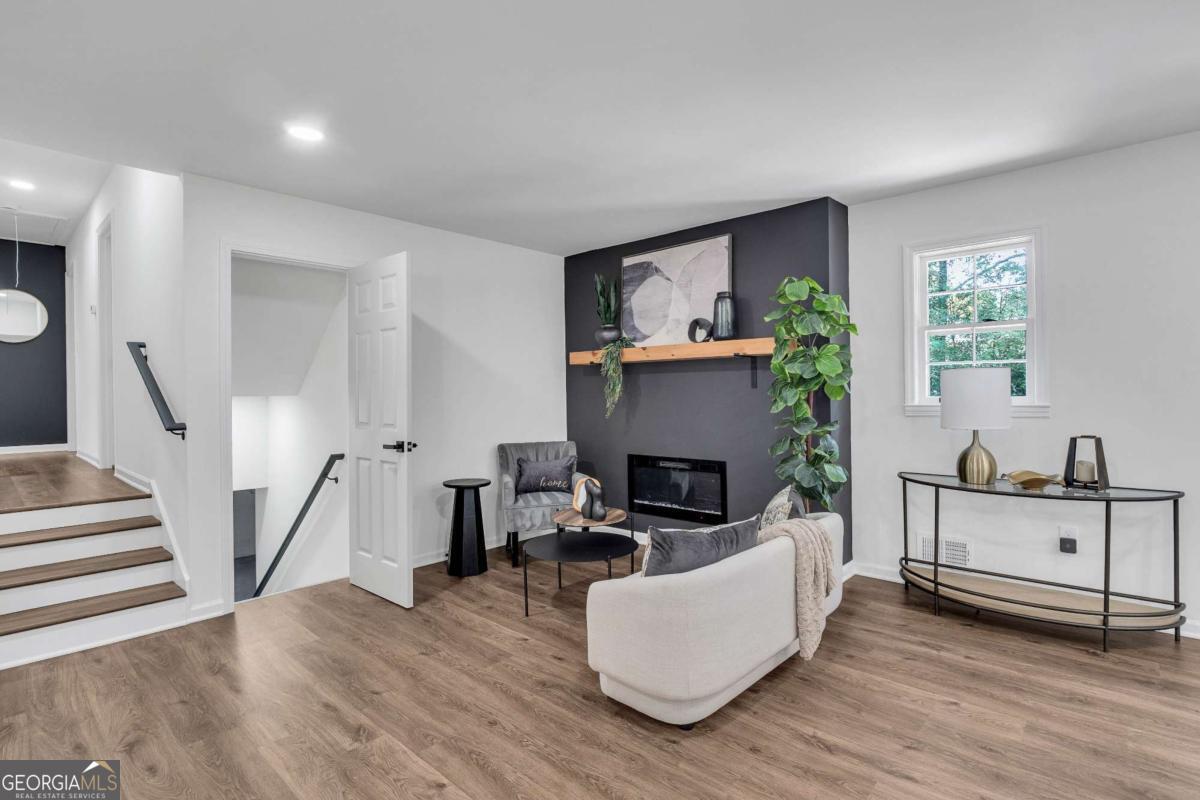 723 Monticello Way SE