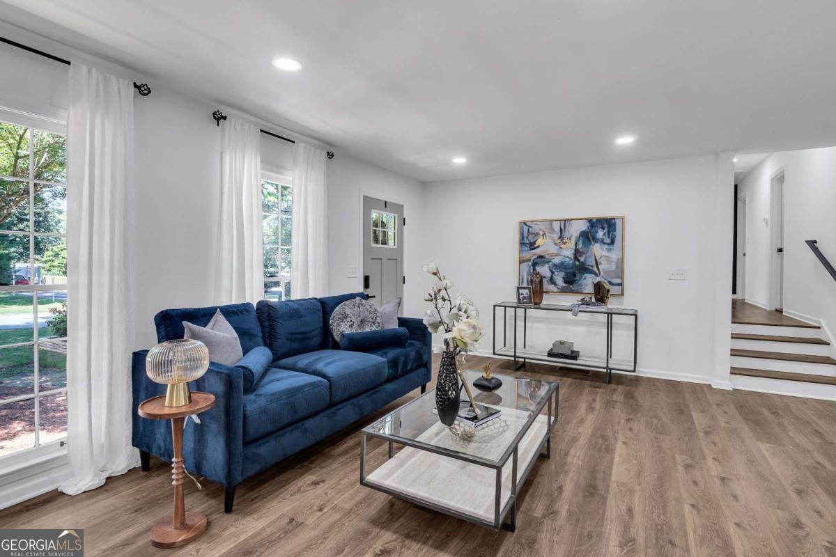 723 Monticello Way SE