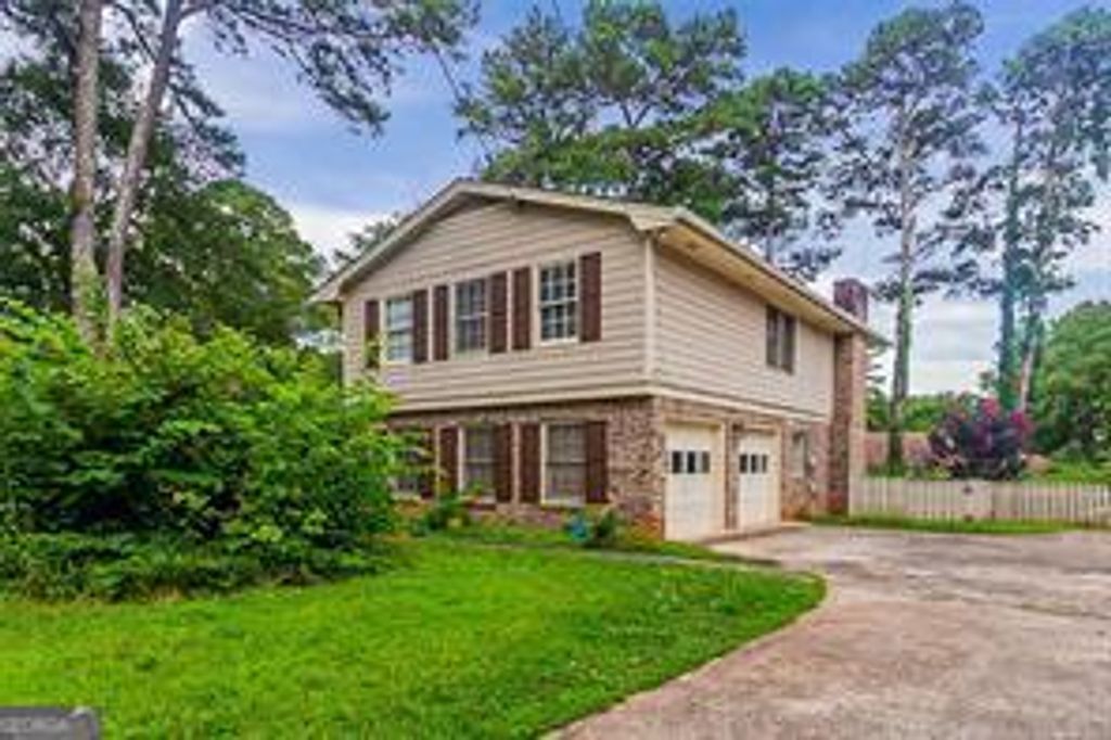 Photo of 4722 Kenneth Drive SW, Lilburn, GA 30047 (MLS # 10696424)