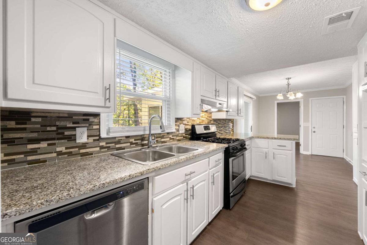 4574 Woodland CIR NE