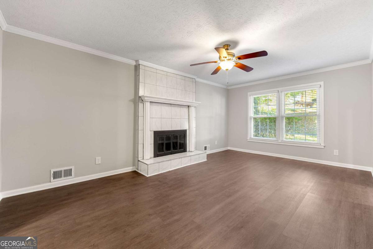 4574 Woodland CIR NE