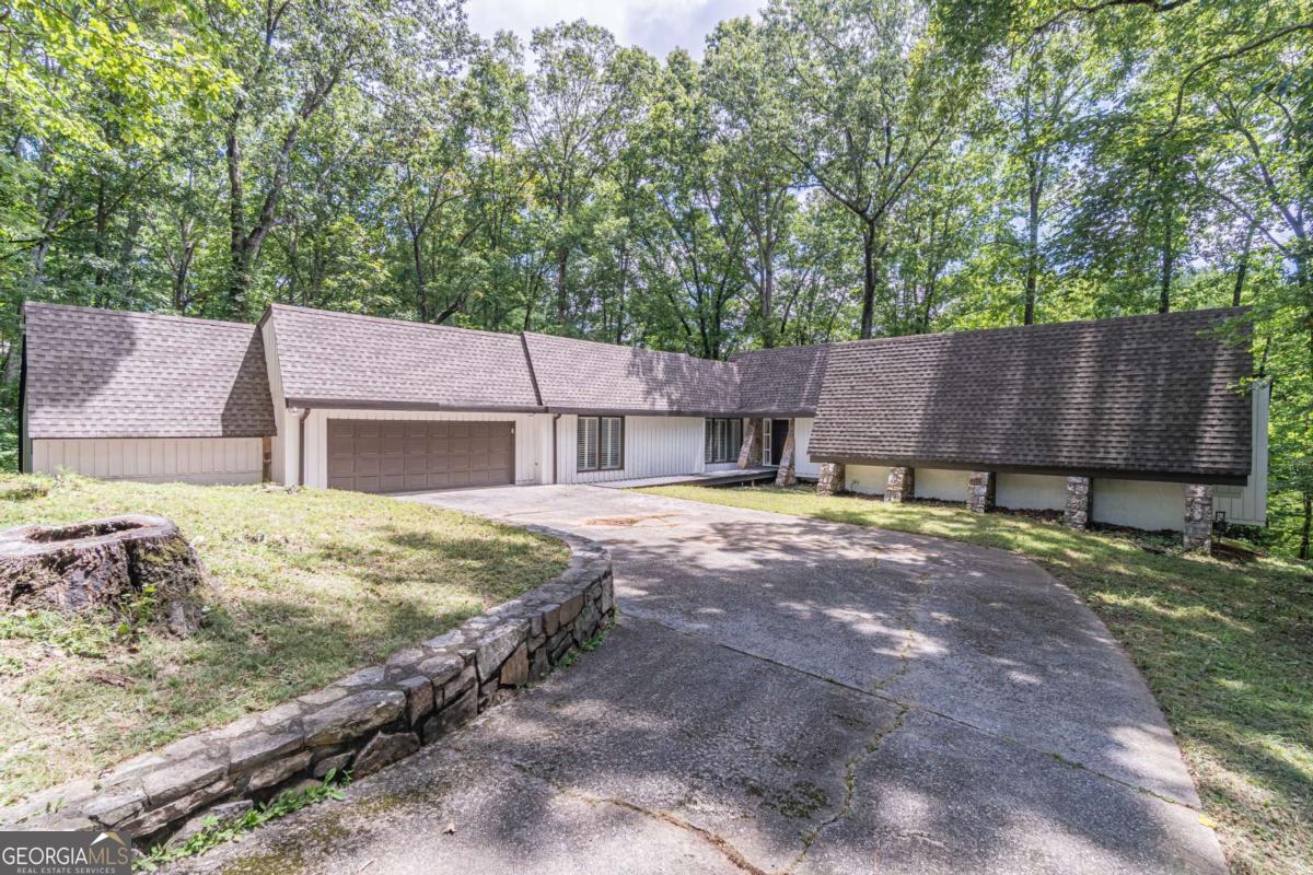 4022 Wesley Chapel RD