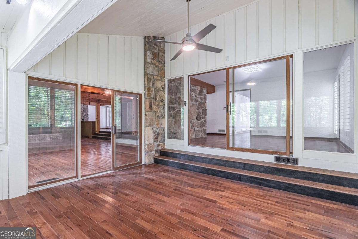 4022 Wesley Chapel RD