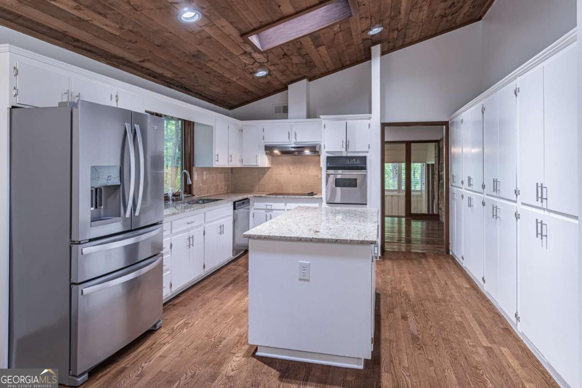 4022 Wesley Chapel RD
