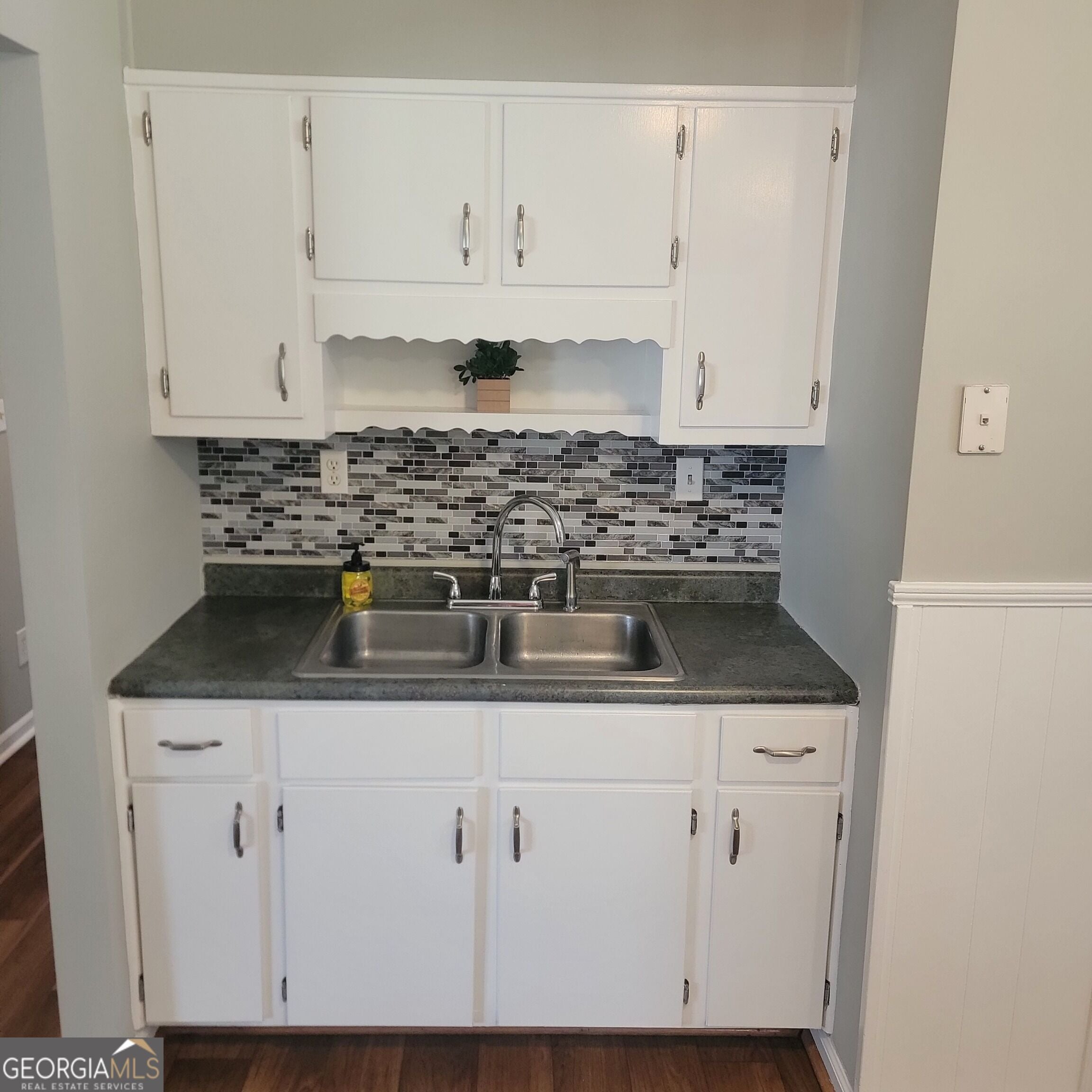 118 Meadows CT