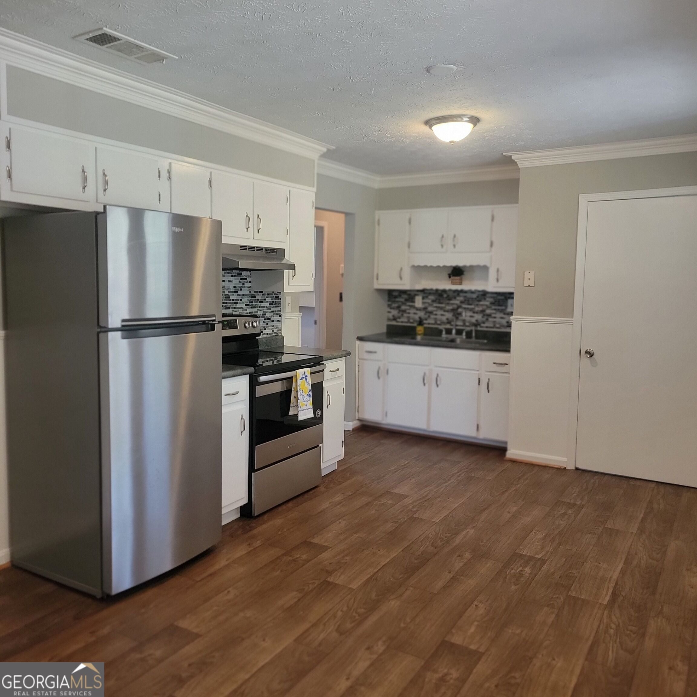 118 Meadows CT