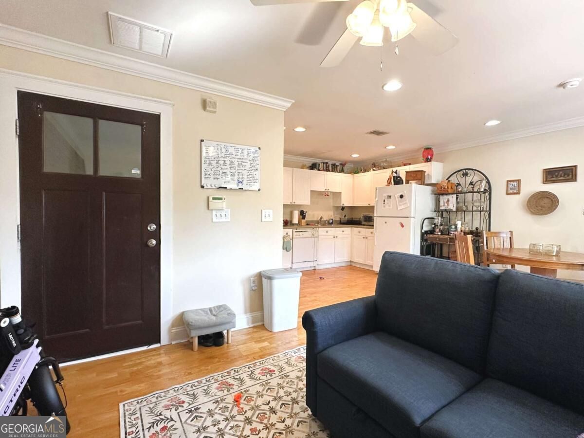 490 Barnett Shoals RD 610
