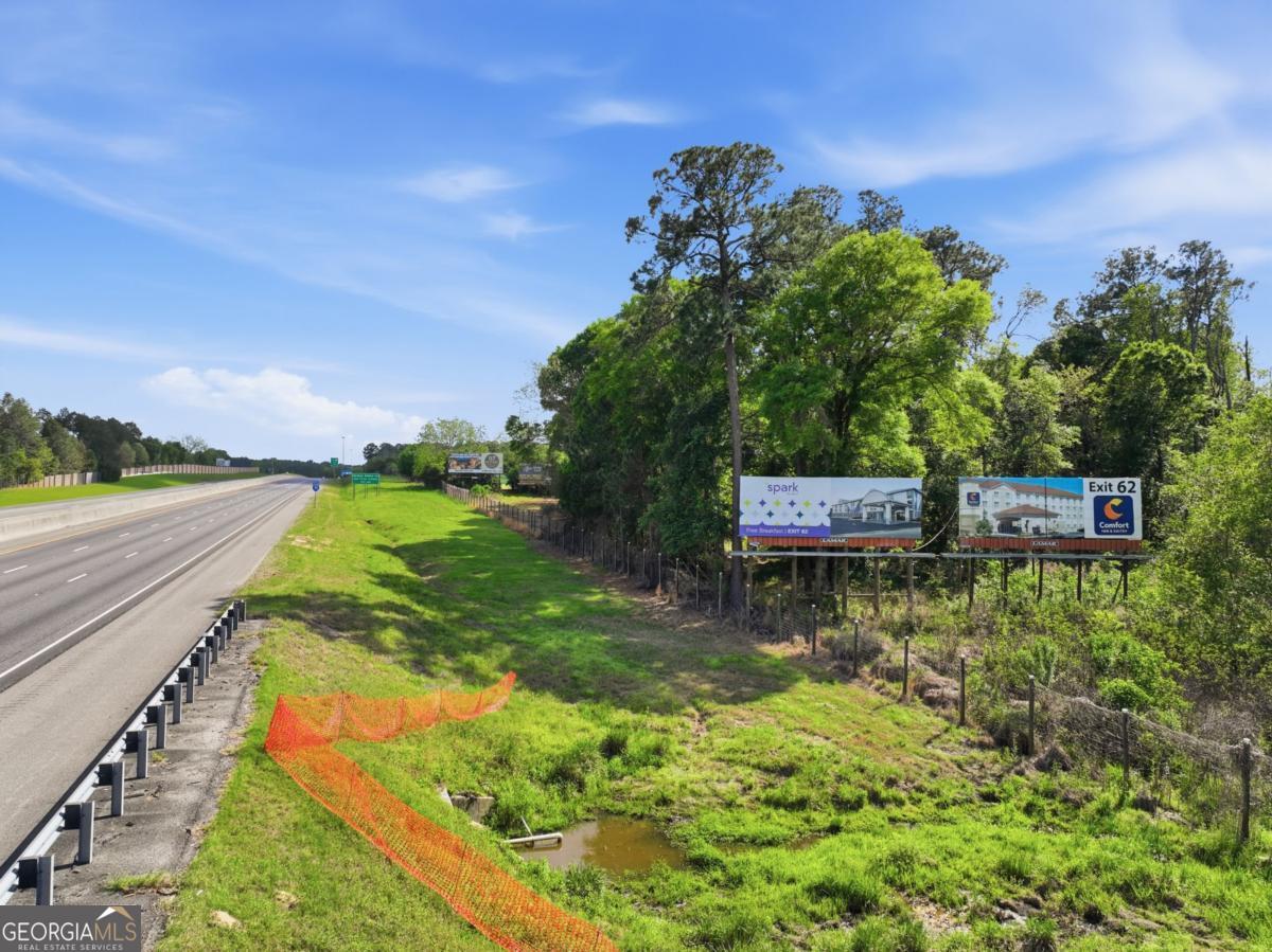 2436 N US Highway 41