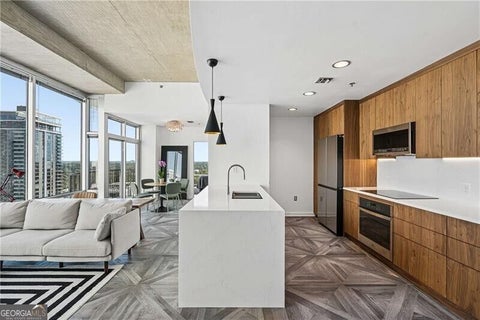Photo of 943 Peachtree Street NE #1618, Atlanta, GA 30309 (MLS # 10871883)