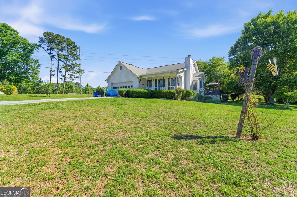 Photo of 800 Lodgeview Drive, Bethlehem, GA 30620 (MLS # 10767264)