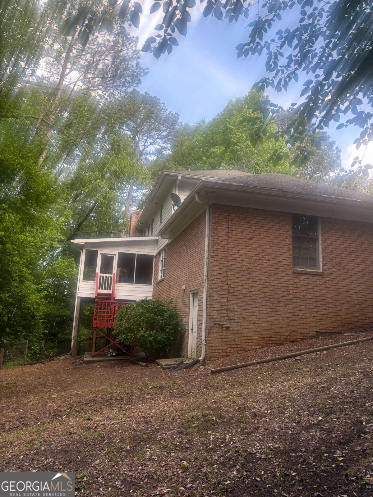 2562 River Knoll DR SW