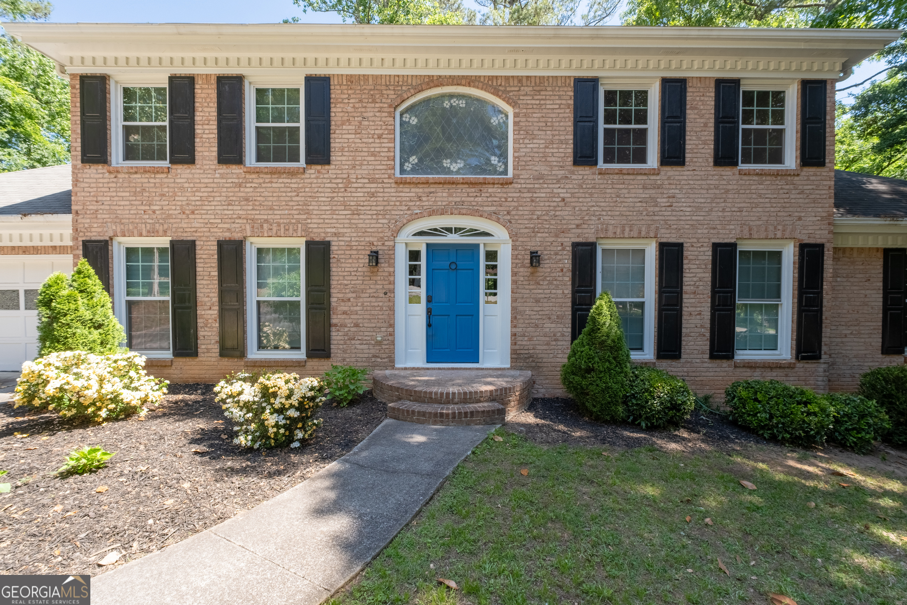 2562 River Knoll DR SW