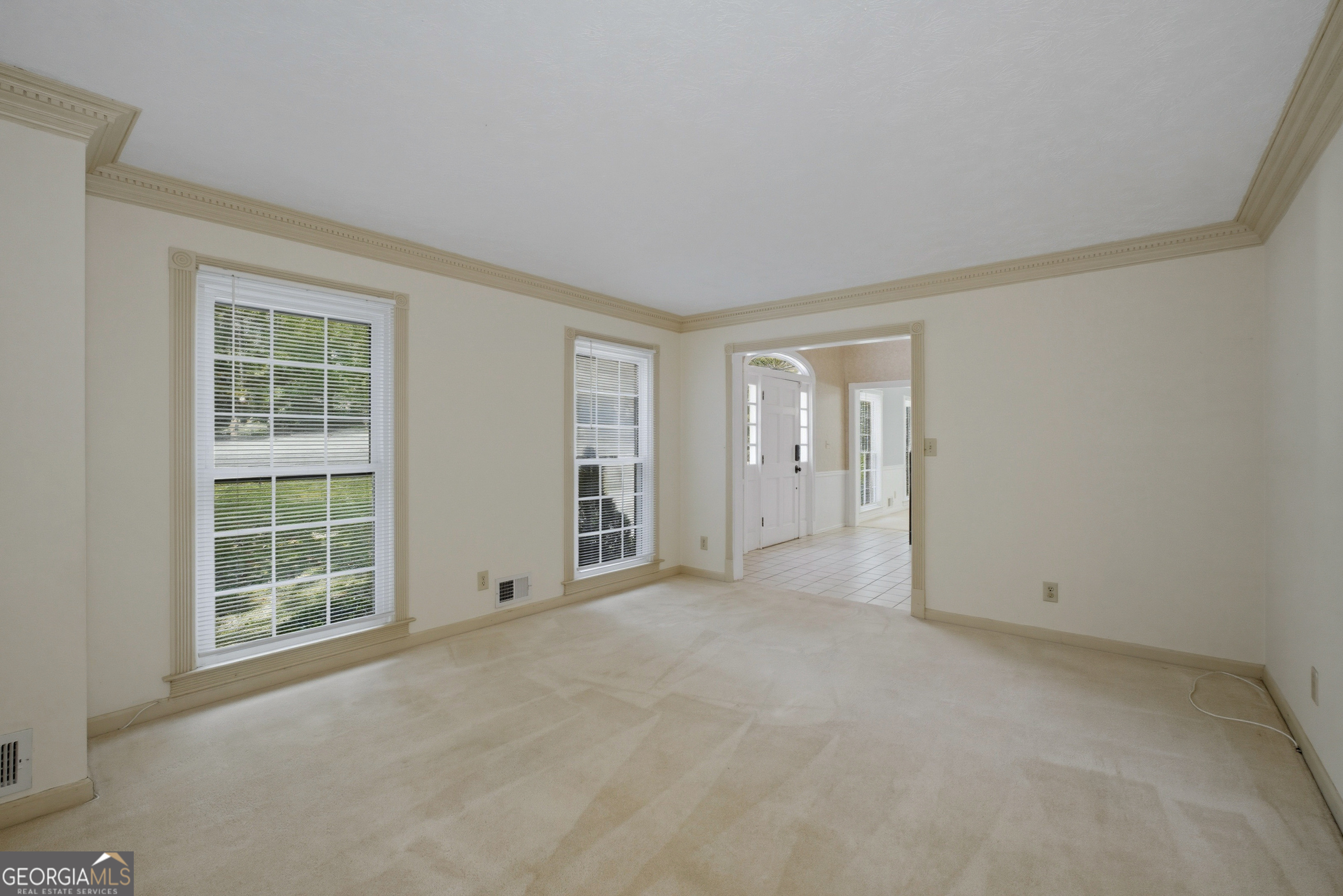2562 River Knoll DR SW