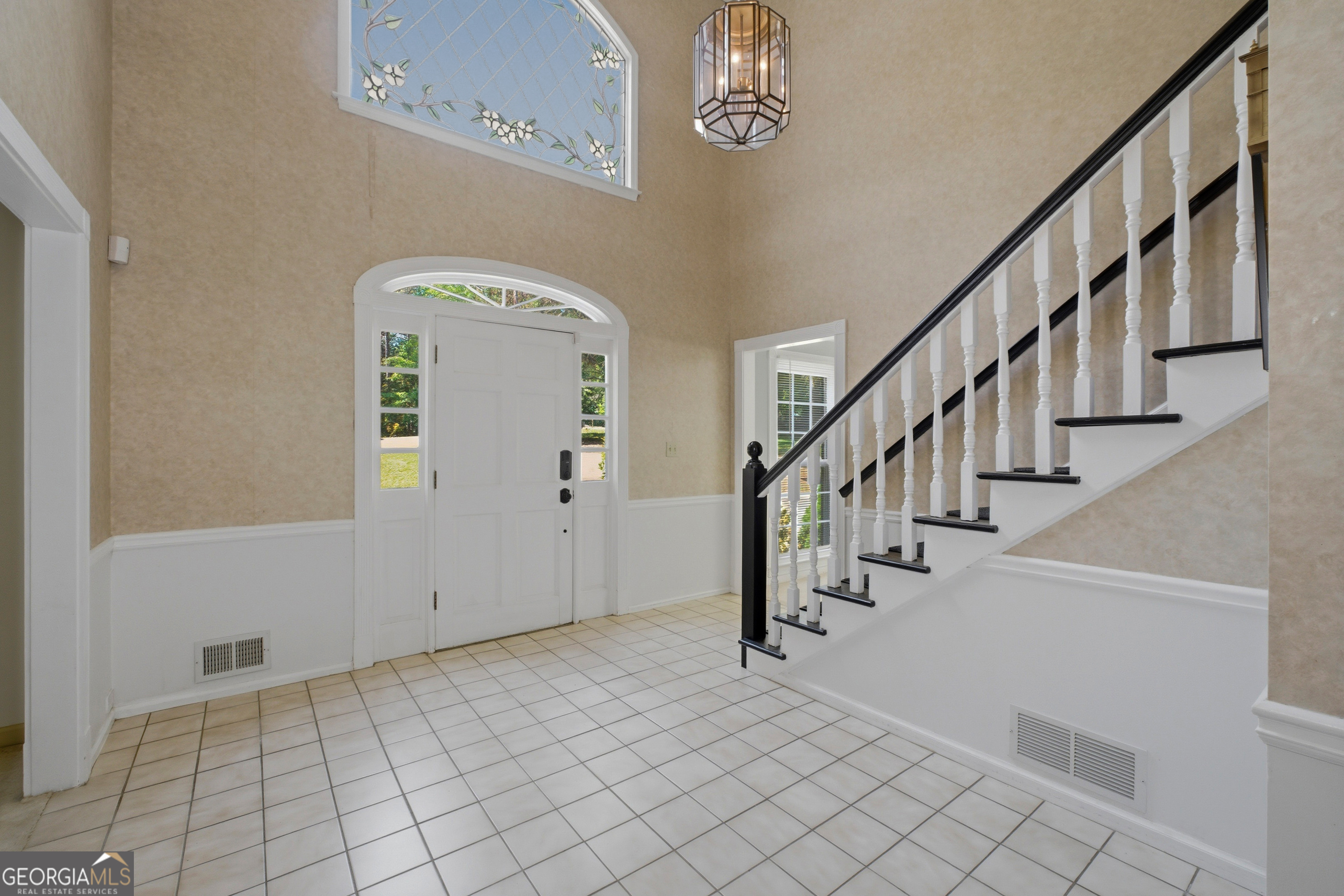 2562 River Knoll DR SW