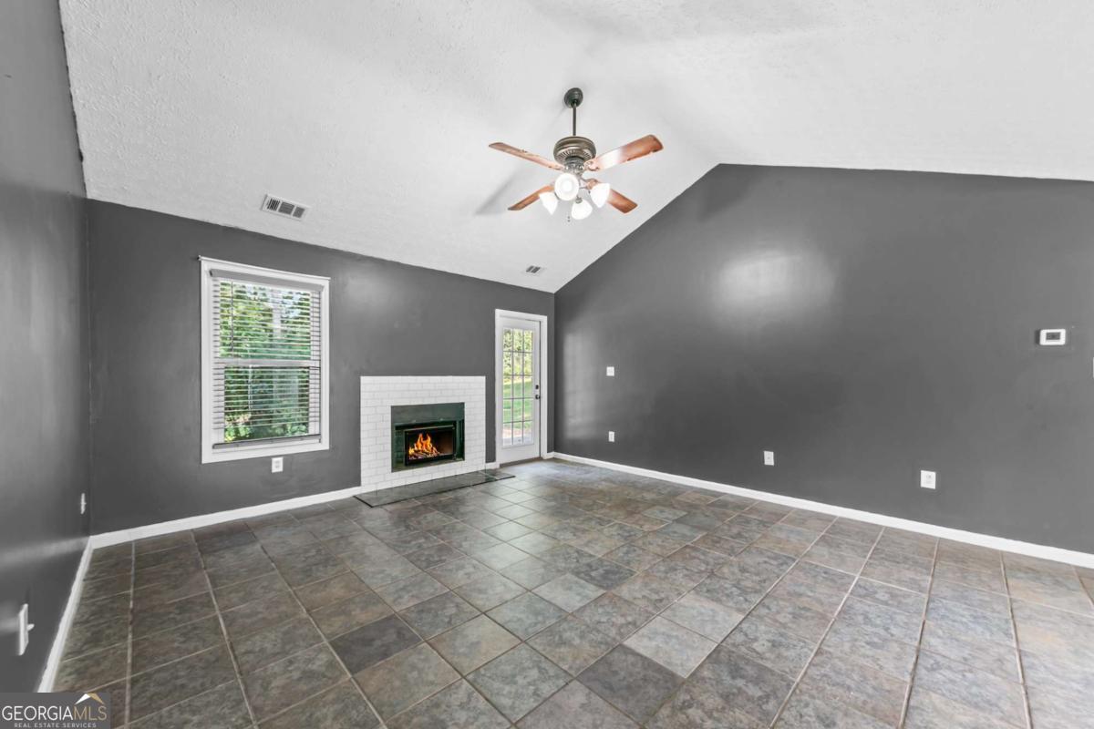 185 Jimmy Reynolds DR