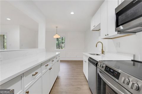 2396 Lawrenceville HWY V Decatur GA 30033