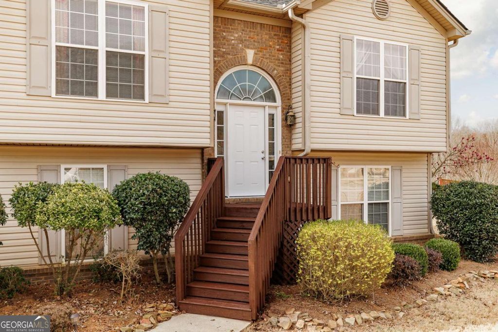 Photo of 871 Jefferson Walk Circle, Jefferson, GA 30549 (MLS # 10704551)