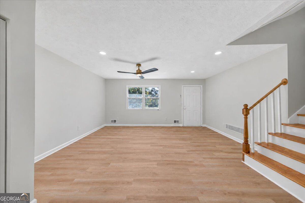 7977 Flanders CT