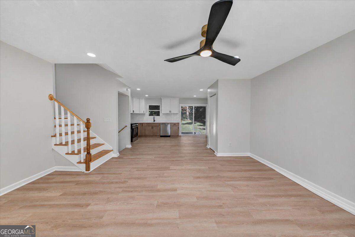 7977 Flanders CT