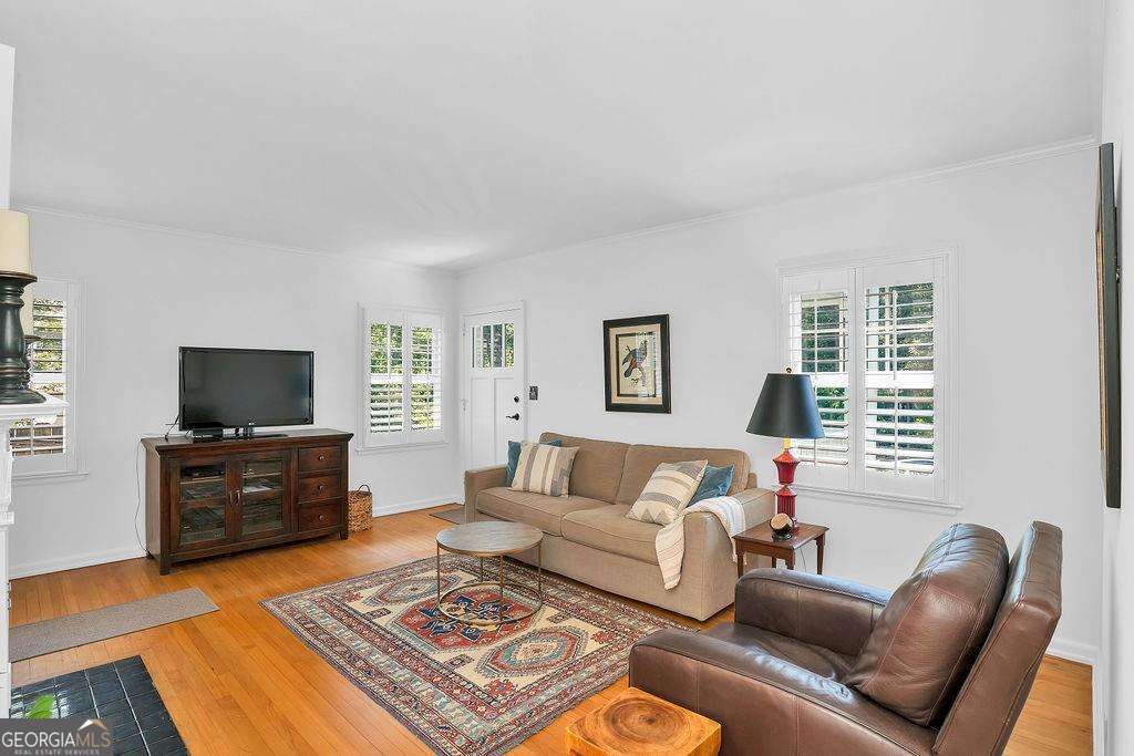202 Mimosa DR