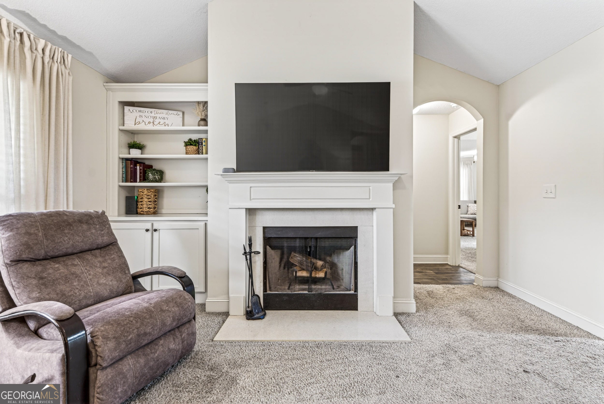 32 Armstrong DR