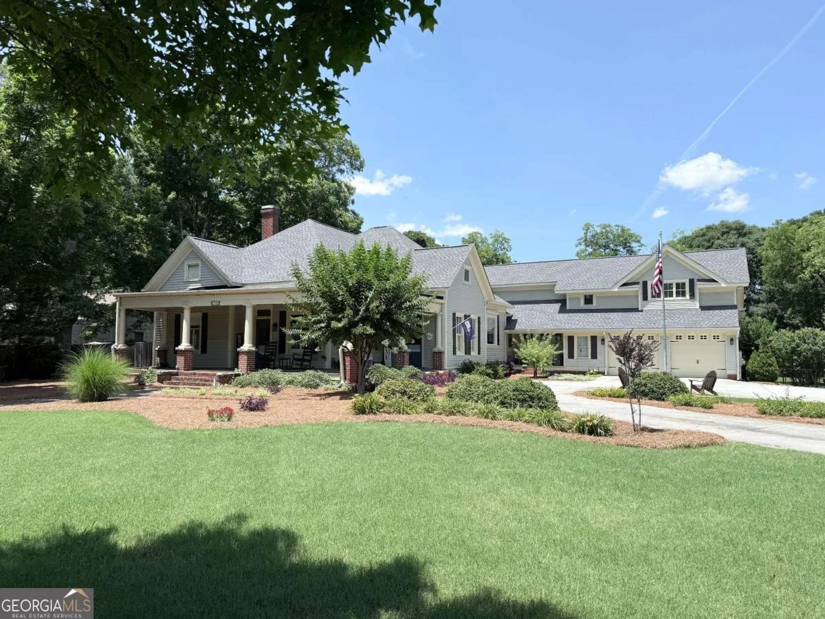 1049 N Main Street NW